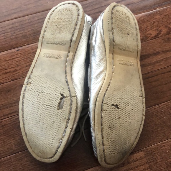 Sperry metallic gold loafers - Picture 2 of 5